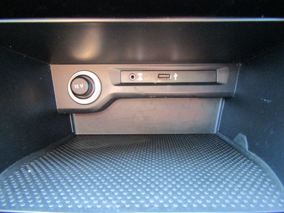 2017 Volkswagen Touran - image 32