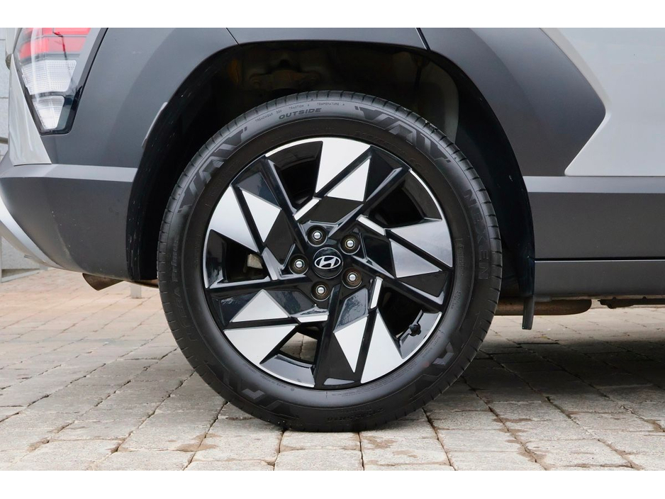 2023 Hyundai Kona - image 5