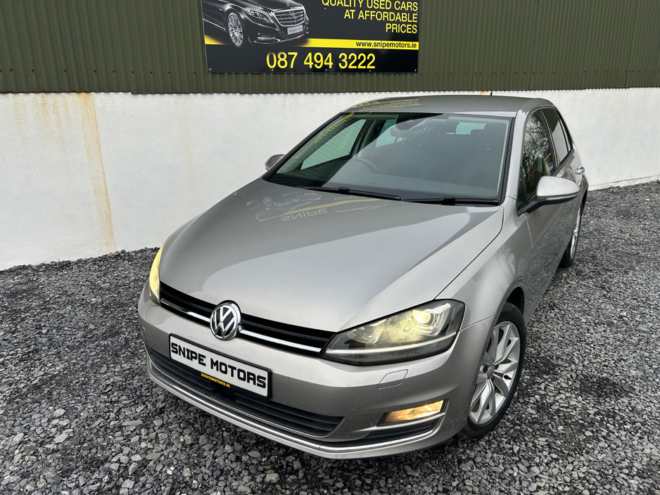 2017 Volkswagen Golf - image 4