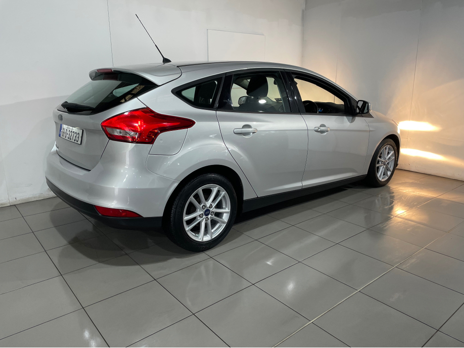 2016 Ford Focus - image 3