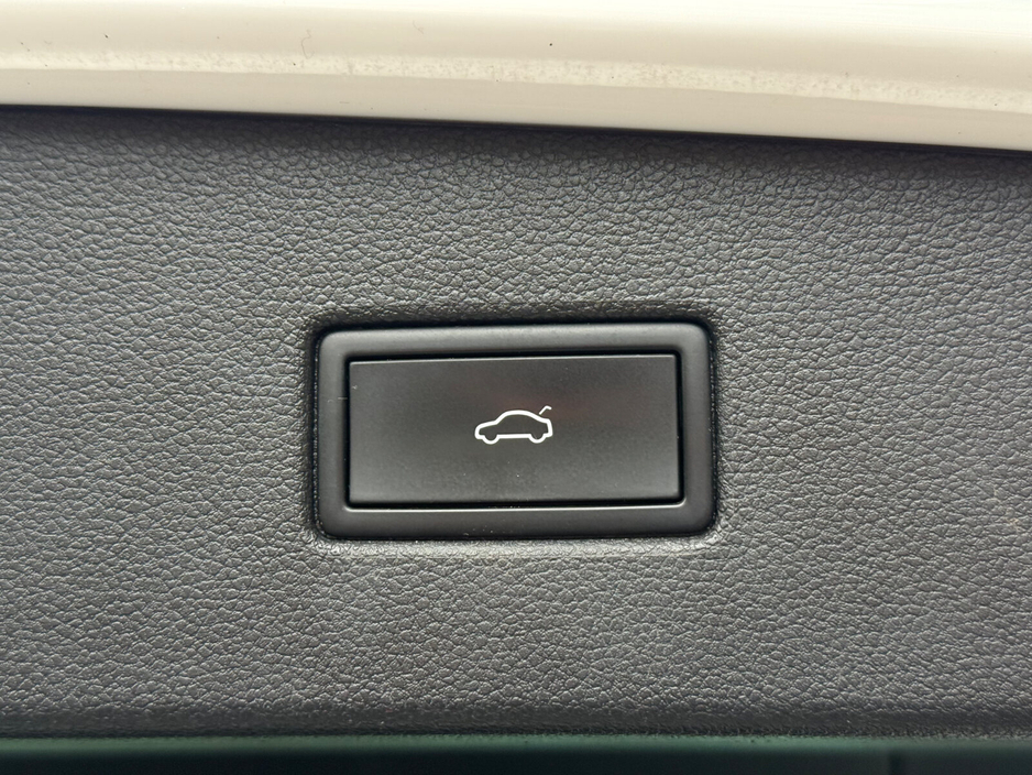 2021 Volkswagen Tiguan - image 22