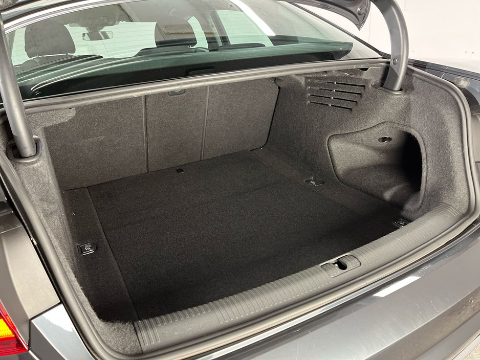 2023 Audi A4 SE 35TDI 163HP - Reversing Camera - Climate Control - Heated Seats - Cruise Control - Auto/Lights/Wipers - Apple CarPlay/Android Auto €37,950