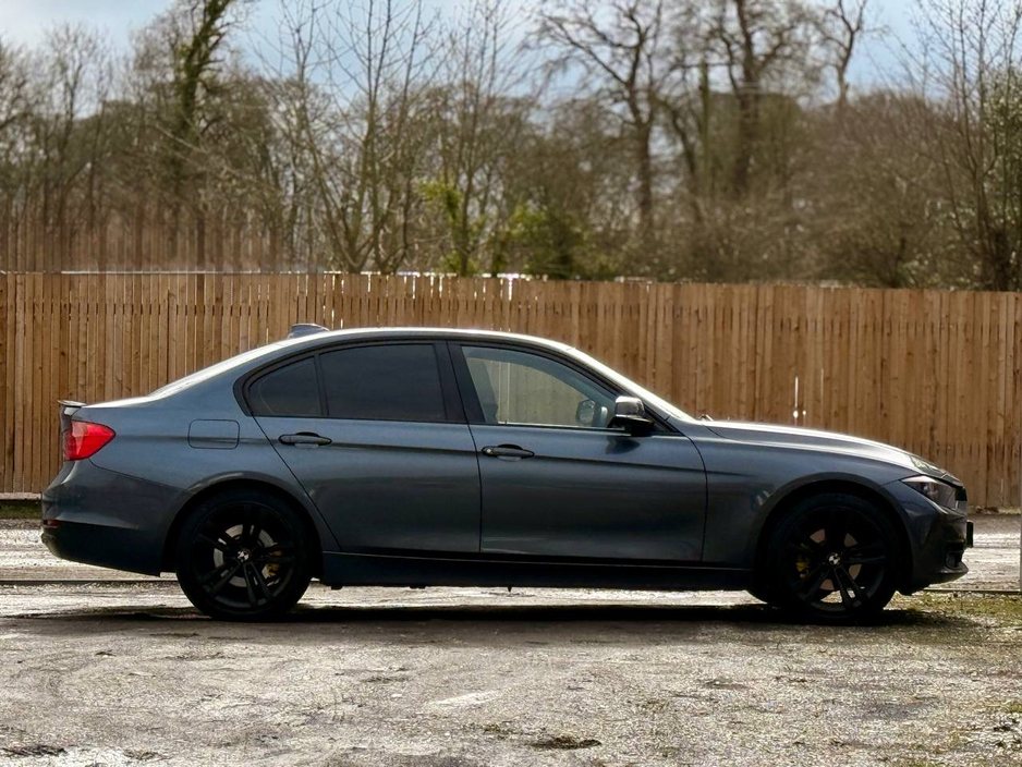 2015 BMW 3 Series - image 22