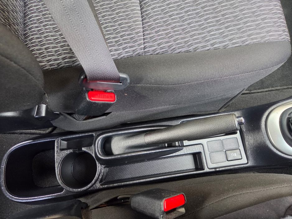 2013 Toyota Yaris - image 20