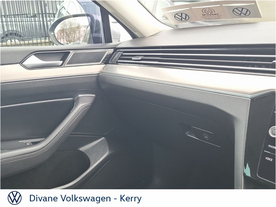 2018 Volkswagen Passat - image 23