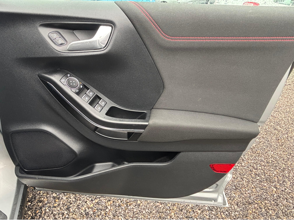 2021 Ford Puma - image 9