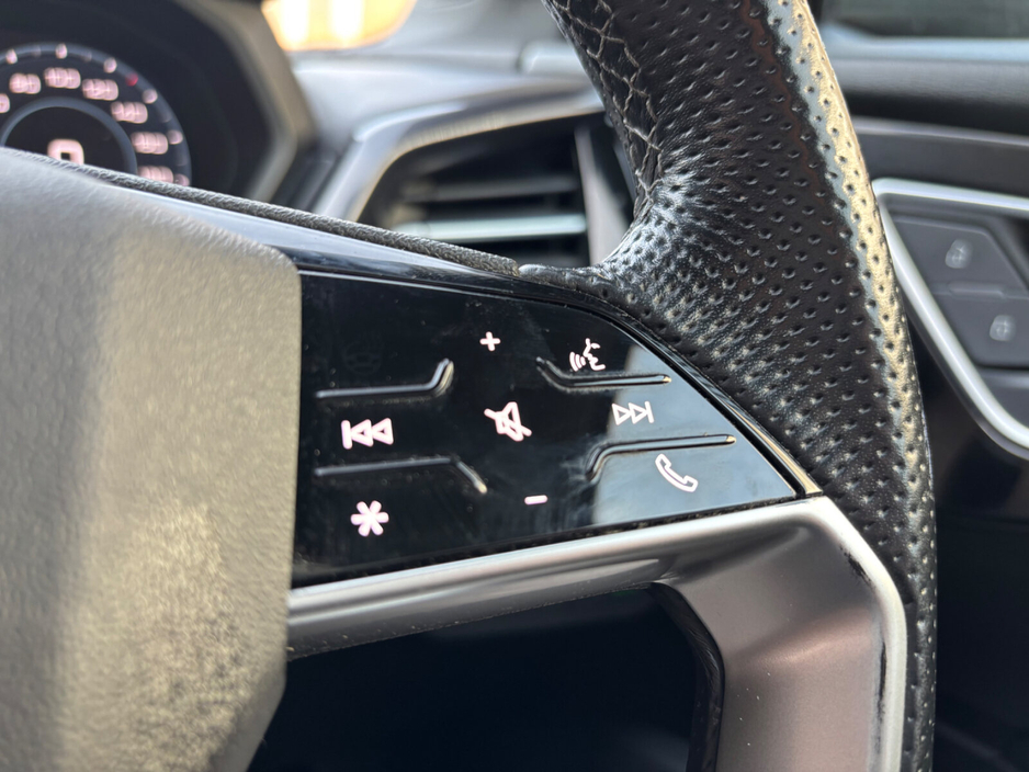 2022 Audi e-tron - image 26