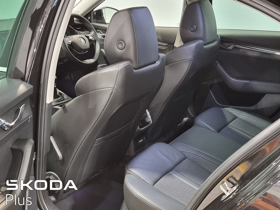 2023 Skoda Octavia - image 25