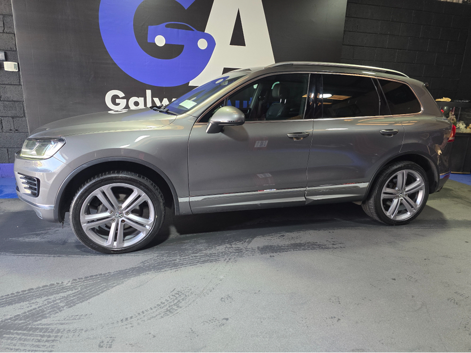 2017 Volkswagen Touareg V6 R-LINE-FULLY SERVICED WITH NEW TYRES €26,450