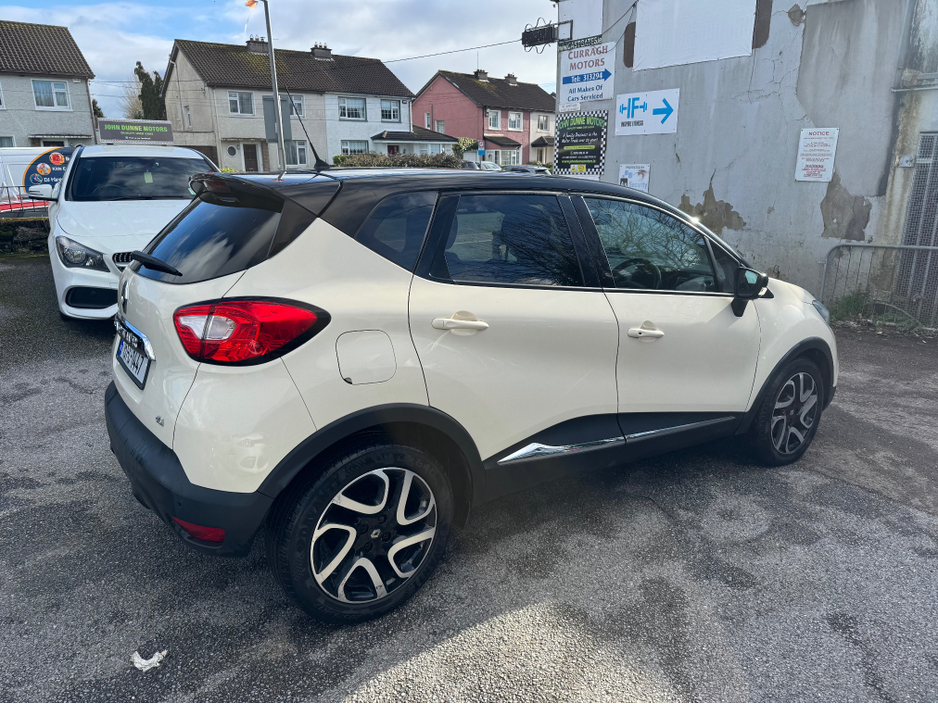 2015 Renault Captur Intense high driving position €8,900