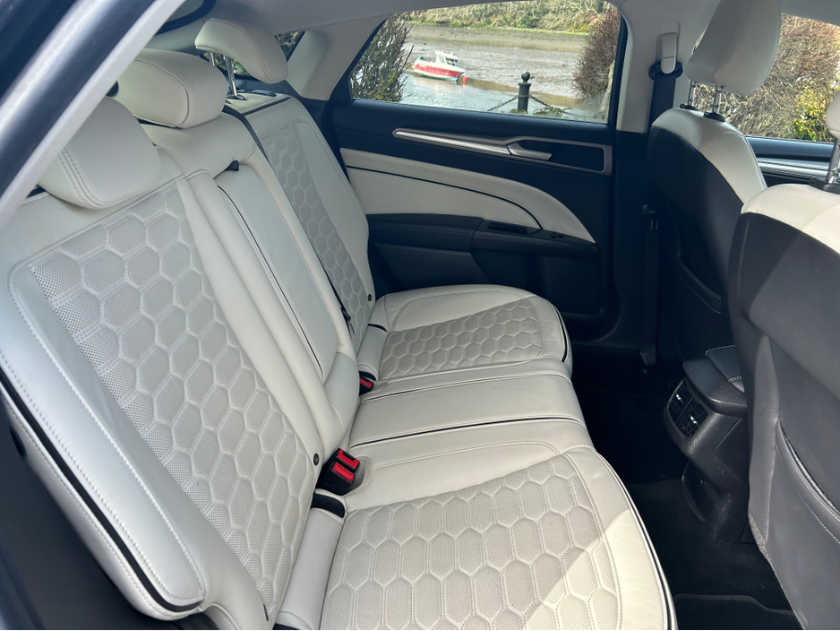 2019 Ford Mondeo - image 12