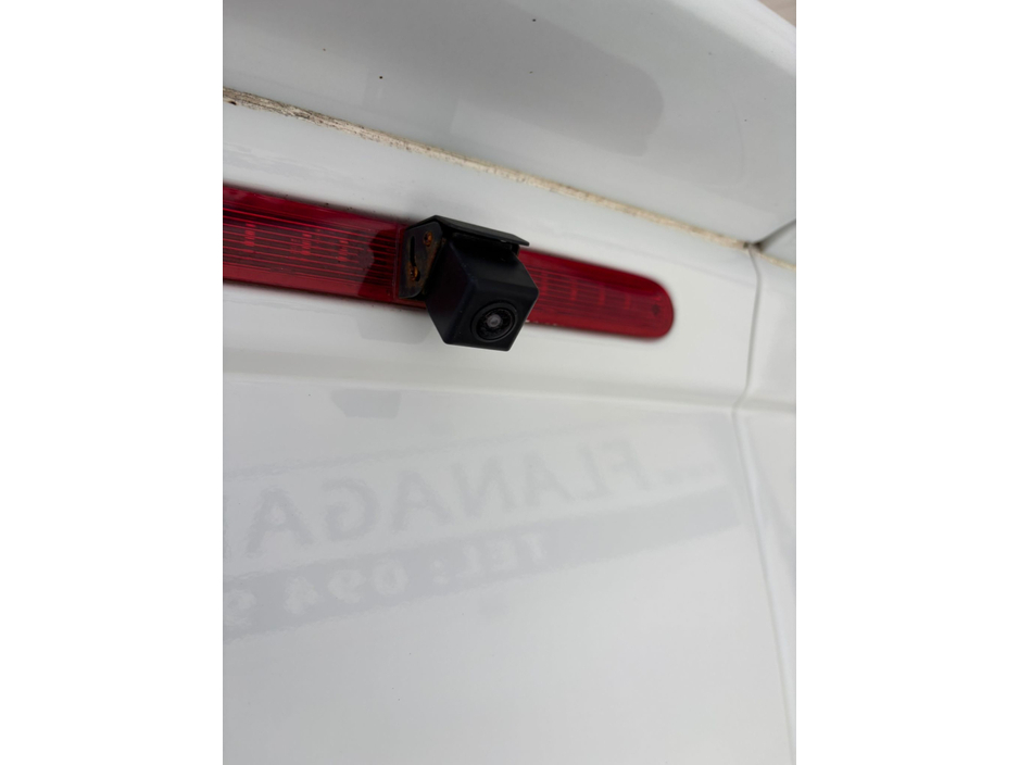 2020 Peugeot Partner - image 15