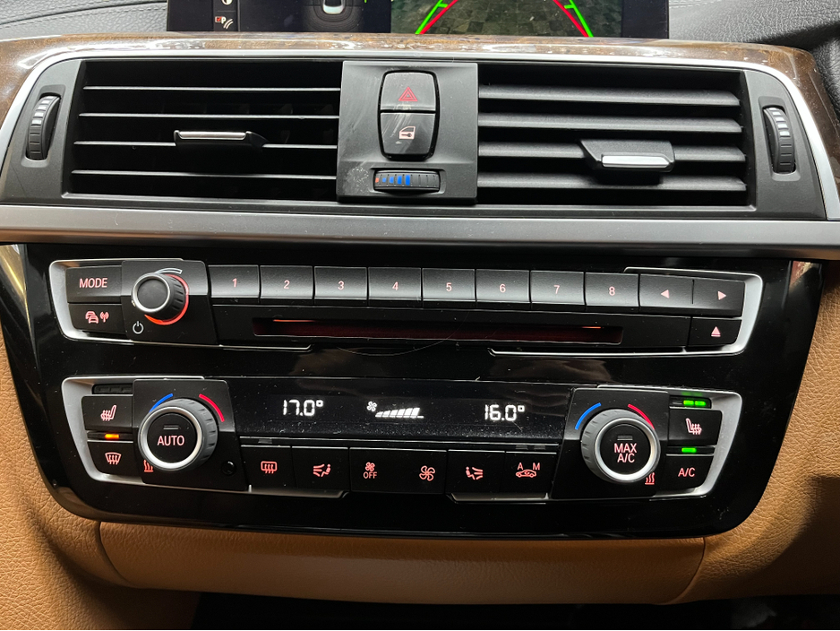 2018 BMW 3 Series 19950! 2018 BMW 330E iPERFORMANCE 2.0 AUTOMATIC / CRUISE CONTROL / REVERSE CAMERA / HEATED SEATS €19,950