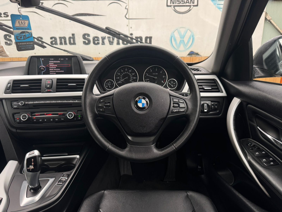 2012 BMW 3 Series - image 23