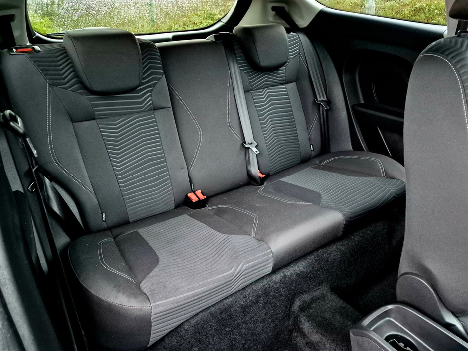 2017 Ford Fiesta - image 11