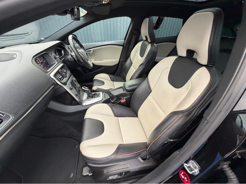 2018 Volvo V40 ** DEPOSIT TAKEN ** CROSS COUNTRY 4WD - 2.0L DIESEL - AUTO - 12M WARRANTY - CAR: 1733 €19,950