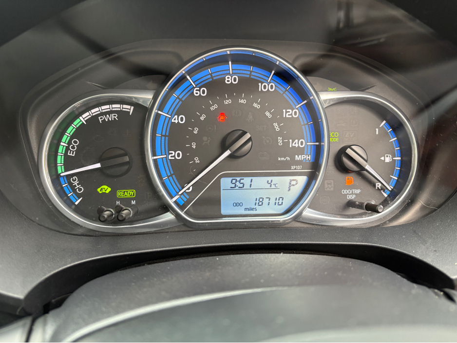 2015 Toyota Yaris HYBRID EXCEL CVT €12,995