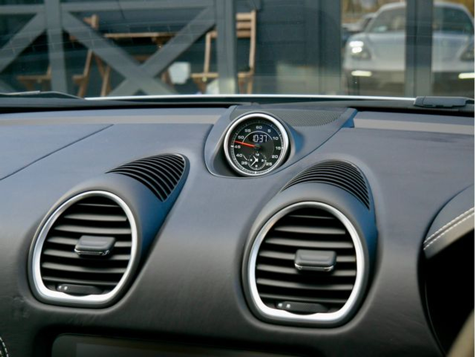 2023 Porsche Cayman - image 28