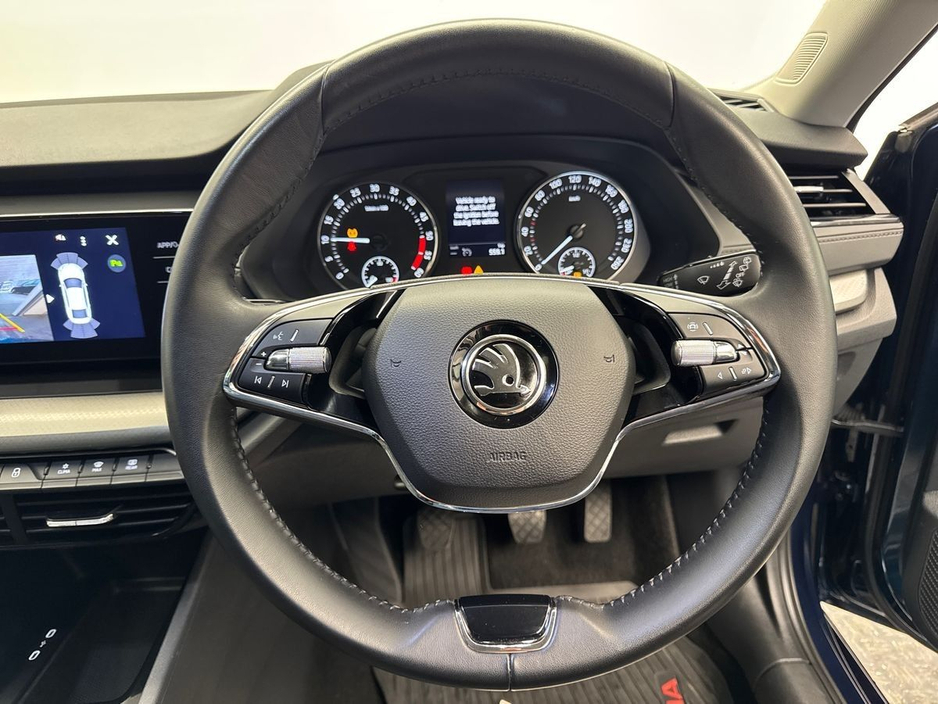 2023 Skoda Octavia - image 13