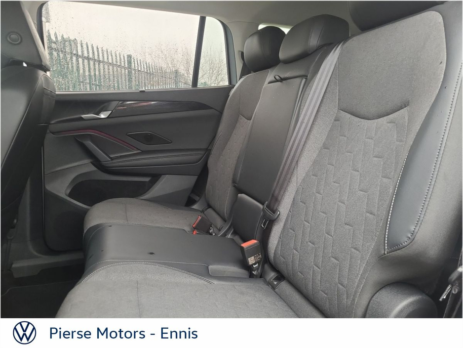 2025 Volkswagen Tayron - image 8