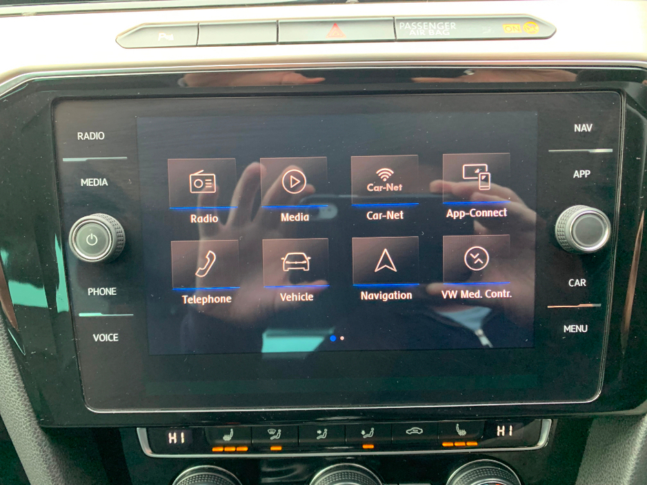 2017 Volkswagen Passat - image 26