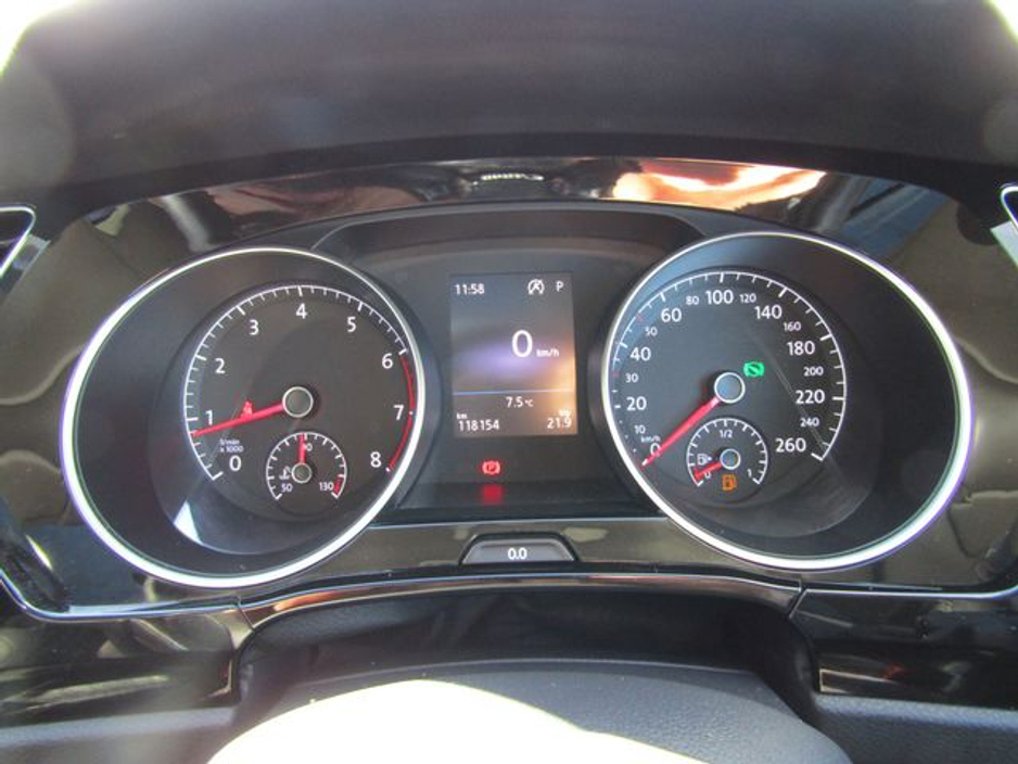 2017 Volkswagen Touran - image 25