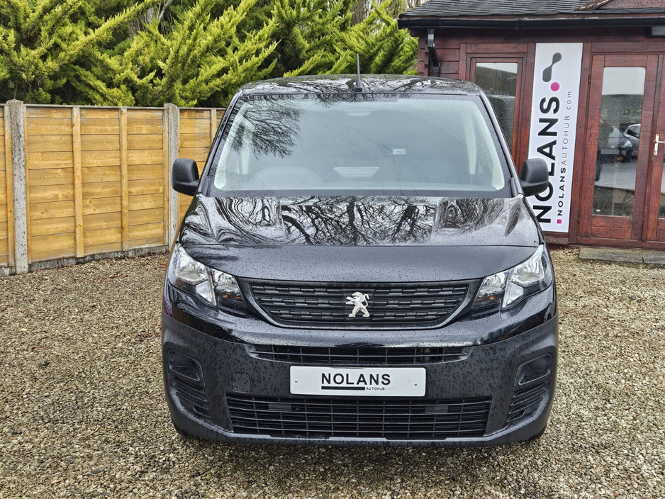 2023 Peugeot Partner - image 2