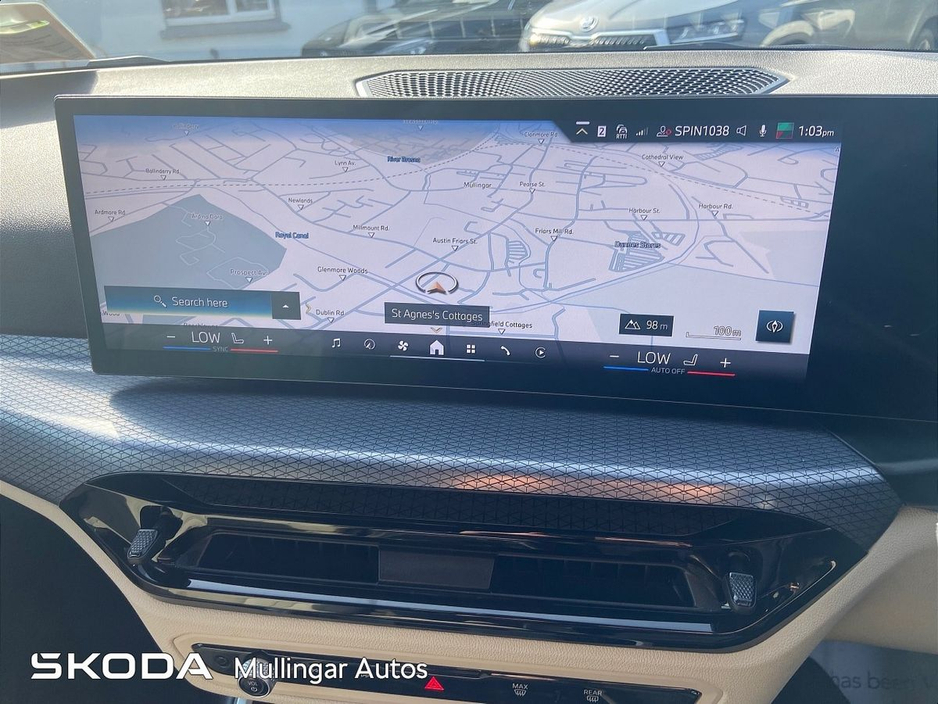 2025 BMW 3 Series - image 18