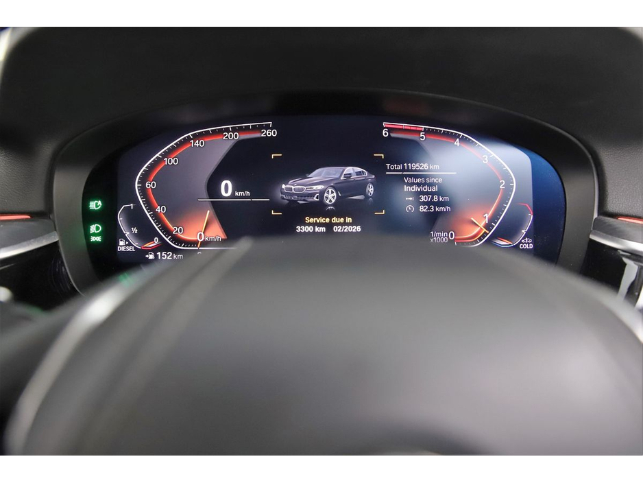 2021 BMW 5 Series - image 15