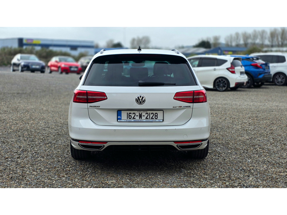 2016 Volkswagen Passat - image 6