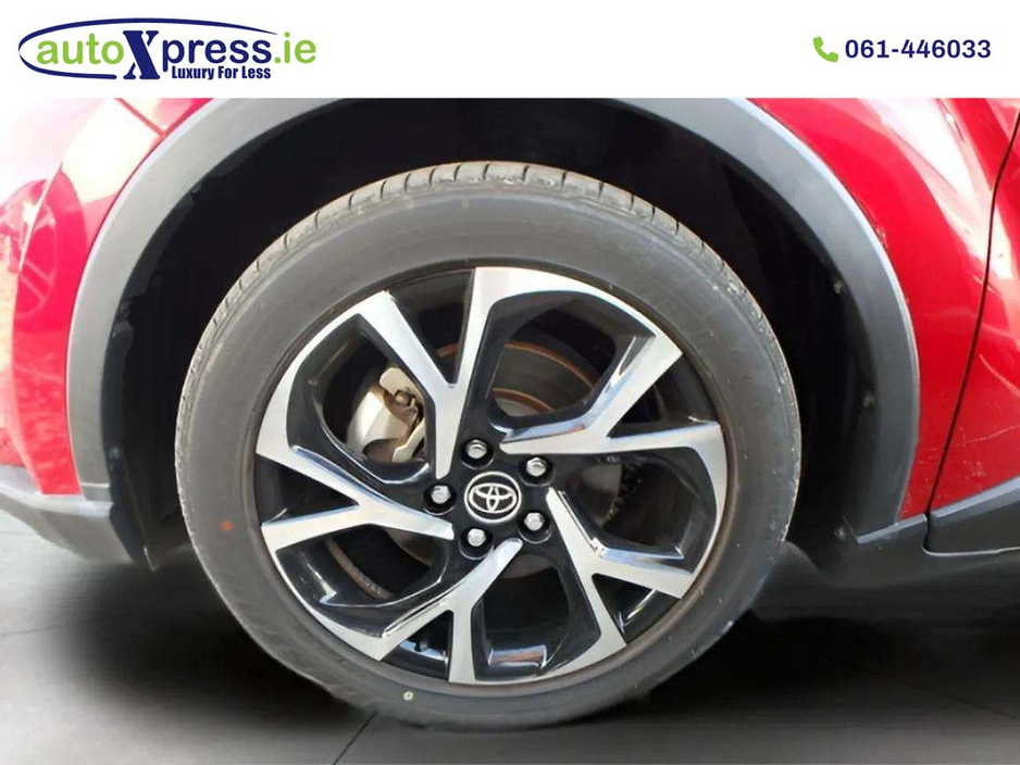 2021 Toyota C-HR Hybrid G, Ultra Low mileage, reversing camera