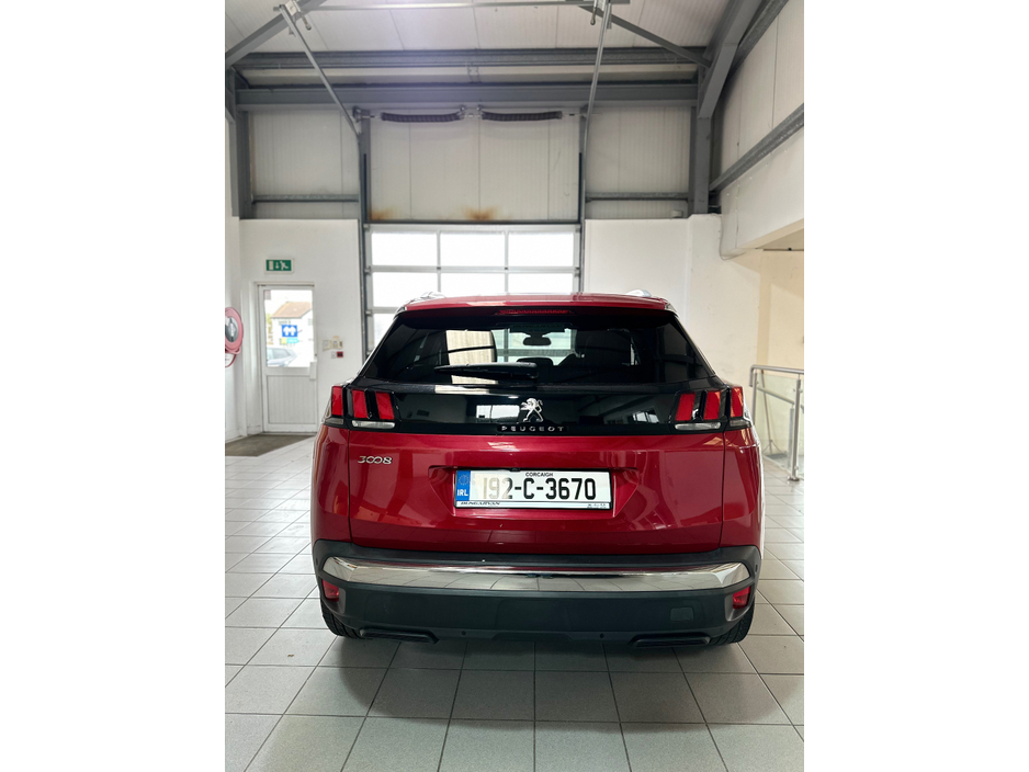 2019 Peugeot 3008 - image 6