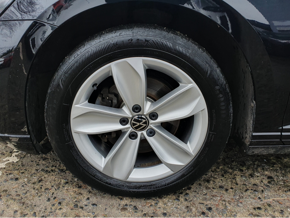 2021 Volkswagen Passat - image 7