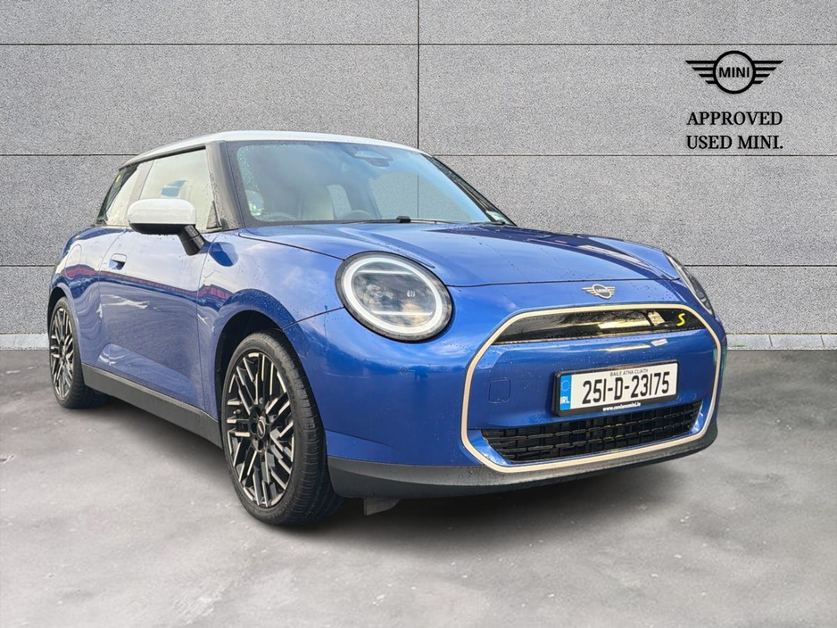 2025 MINI Hatch Cooper SE €32,950