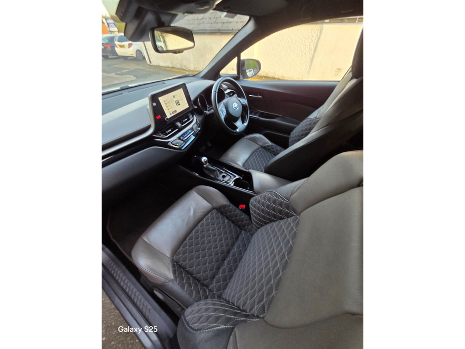 2023 Toyota C-HR 1.8 HYBRID SOL €25,450