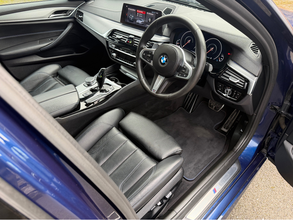 2019 BMW 5 Series - image 7