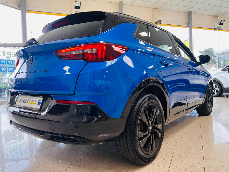 2023 Opel Grandland - image 2