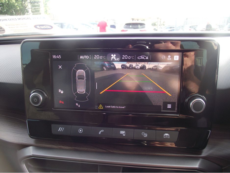 2022 SEAT Leon - image 8