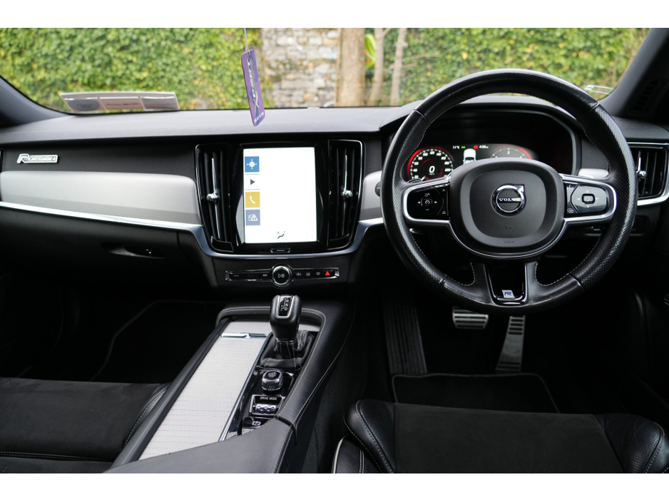 2018 Volvo S90 - image 10