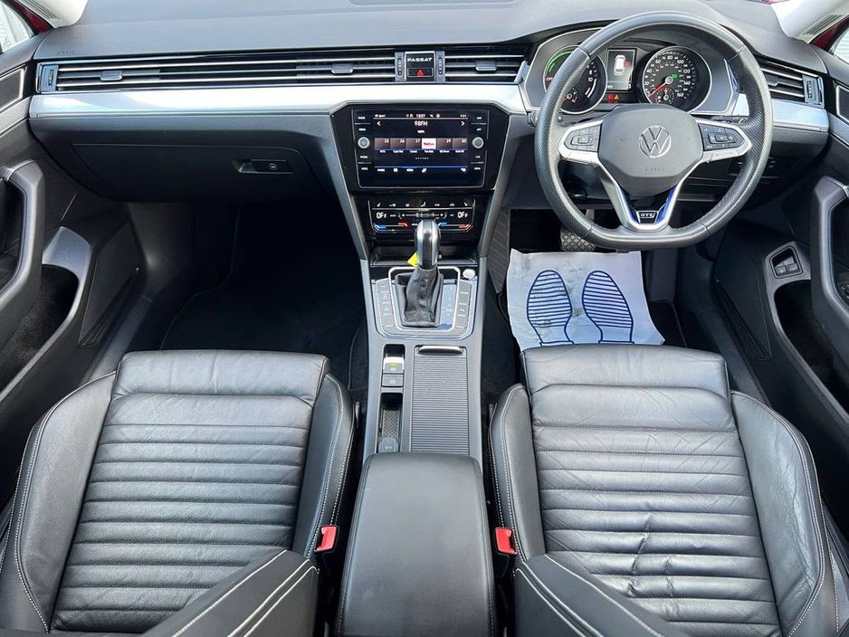 2022 Volkswagen Passat - image 10