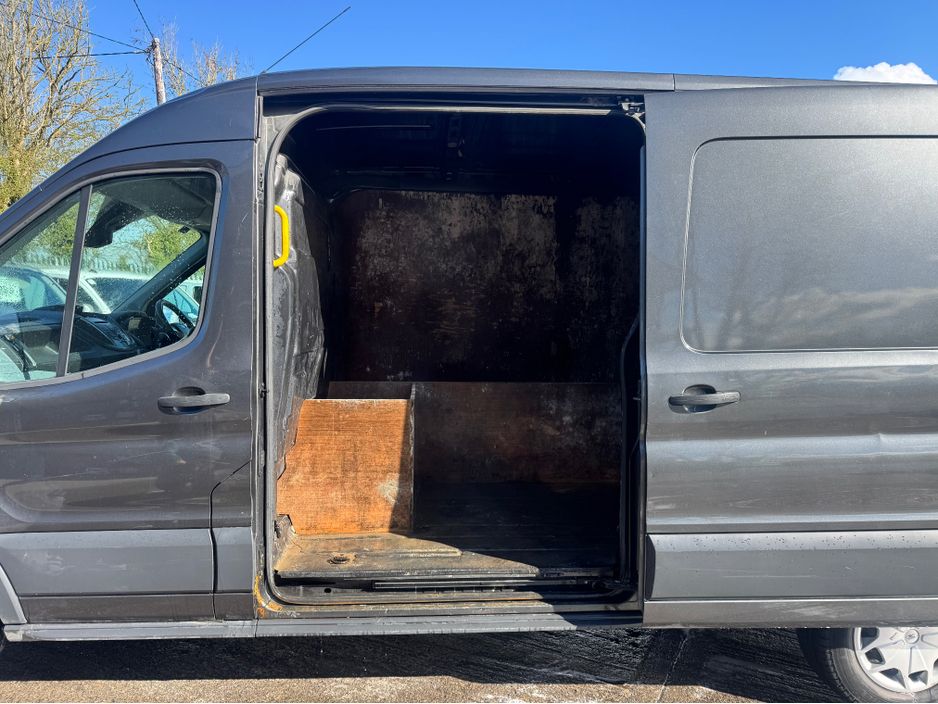 2018 Ford Transit - image 7