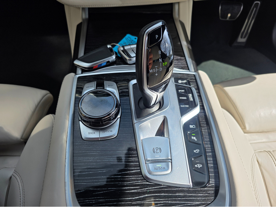 2022 BMW 7 Series - image 30