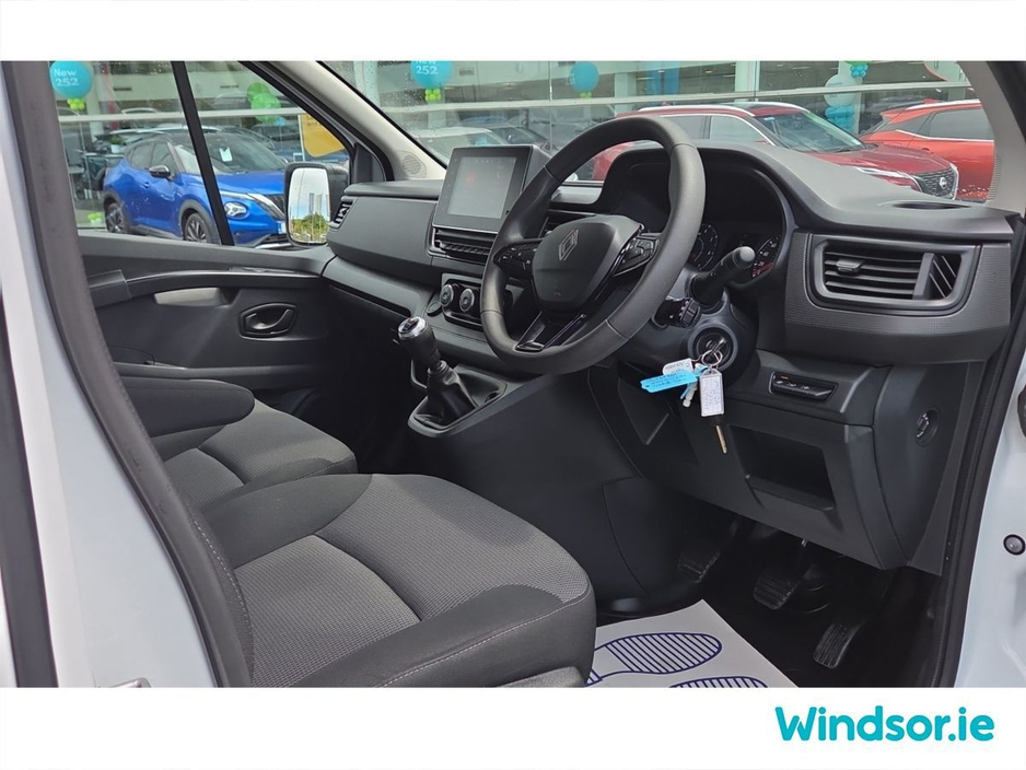 2024 Renault Trafic TRAFIC LL30 BLUE DCI 130 START €25,995
