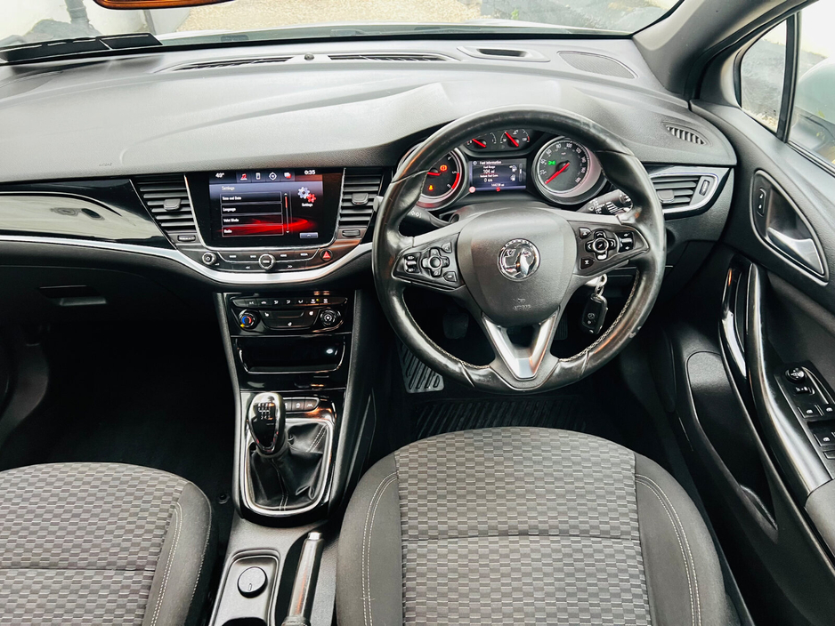 2016 Opel Astra - image 11