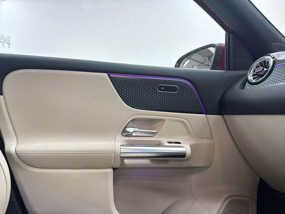 2025 Mercedes-Benz GLA Class - image 18