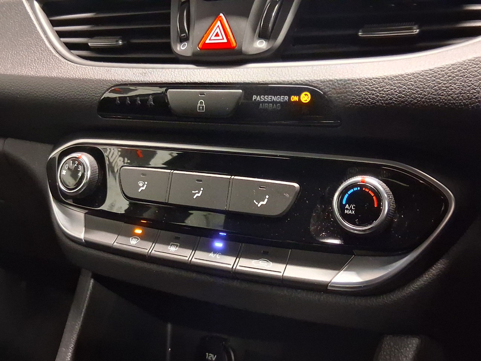 2018 Hyundai i30 - image 7