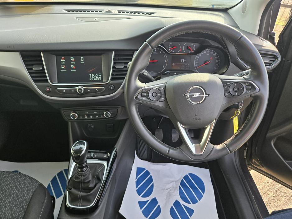 2023 Opel Crossland - image 12