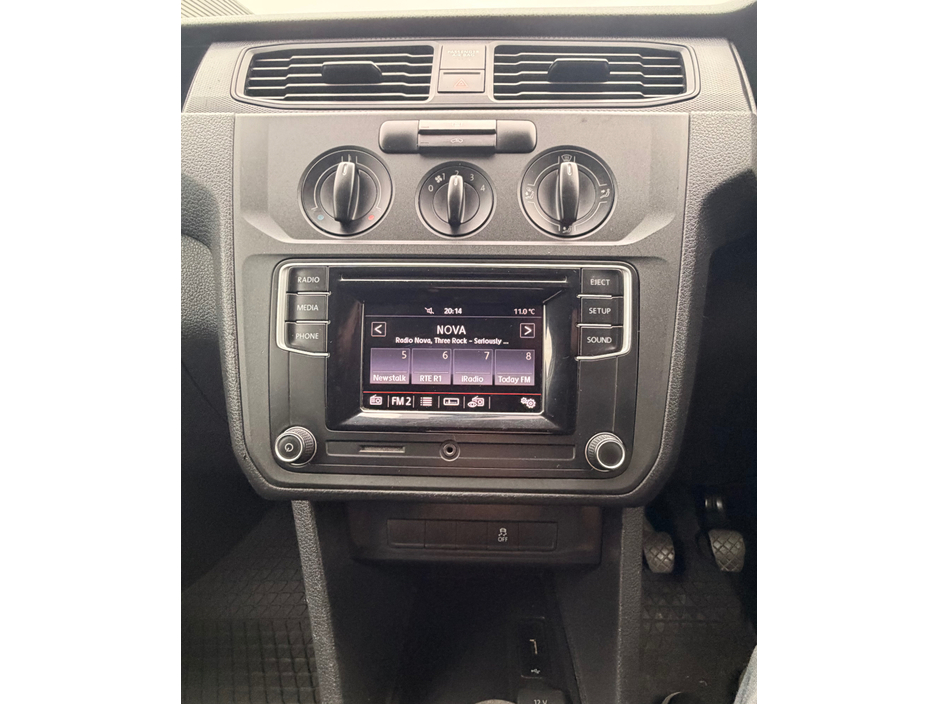 2019 Volkswagen Caddy - image 16