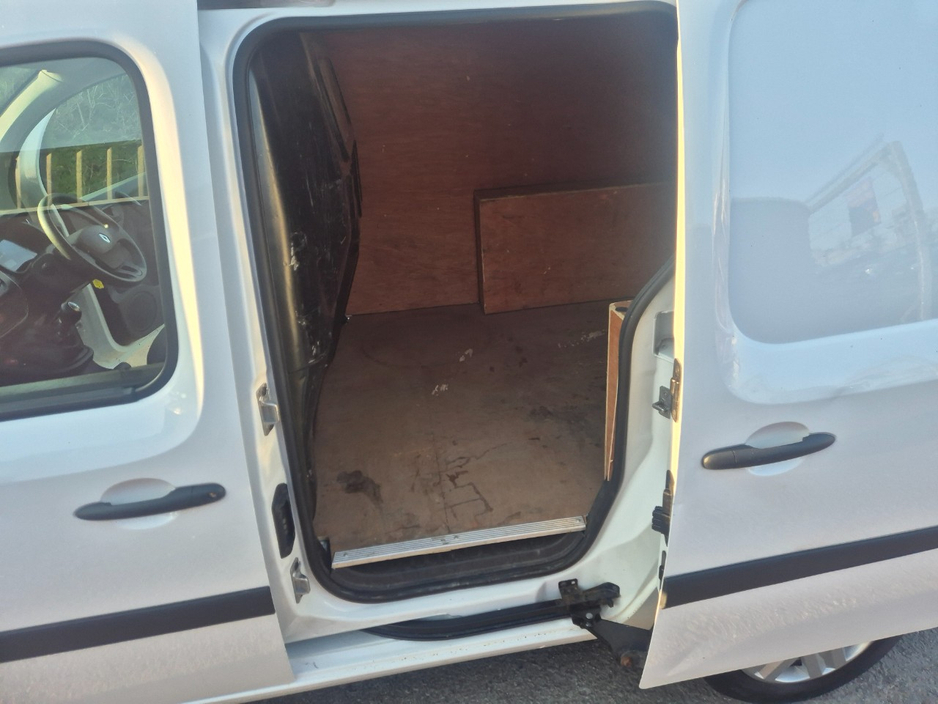 2019 Renault Kangoo - image 13