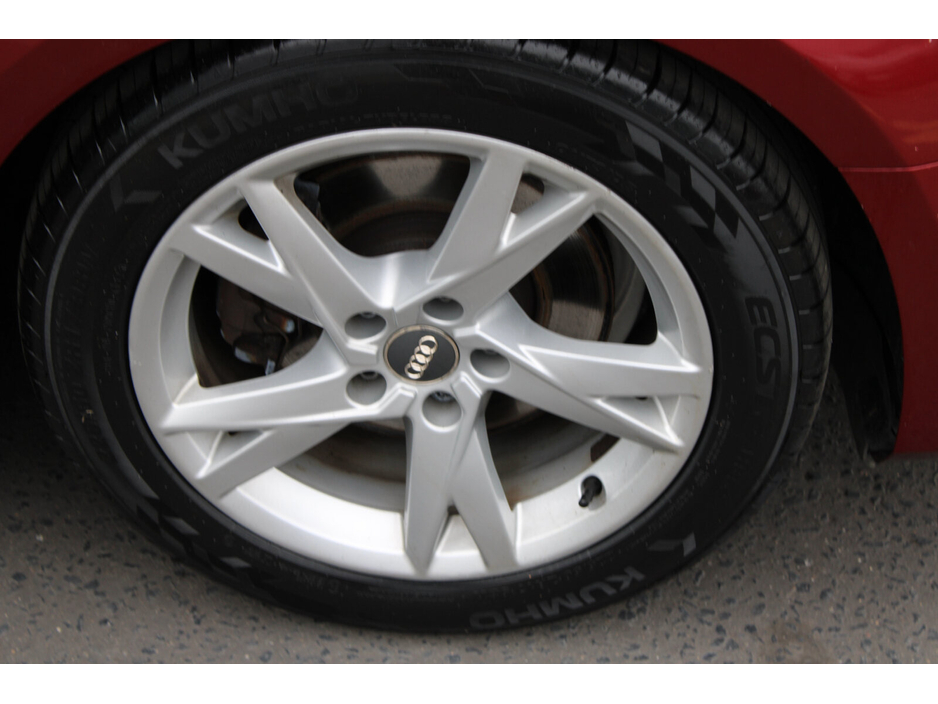 2017 Audi A4 - image 10